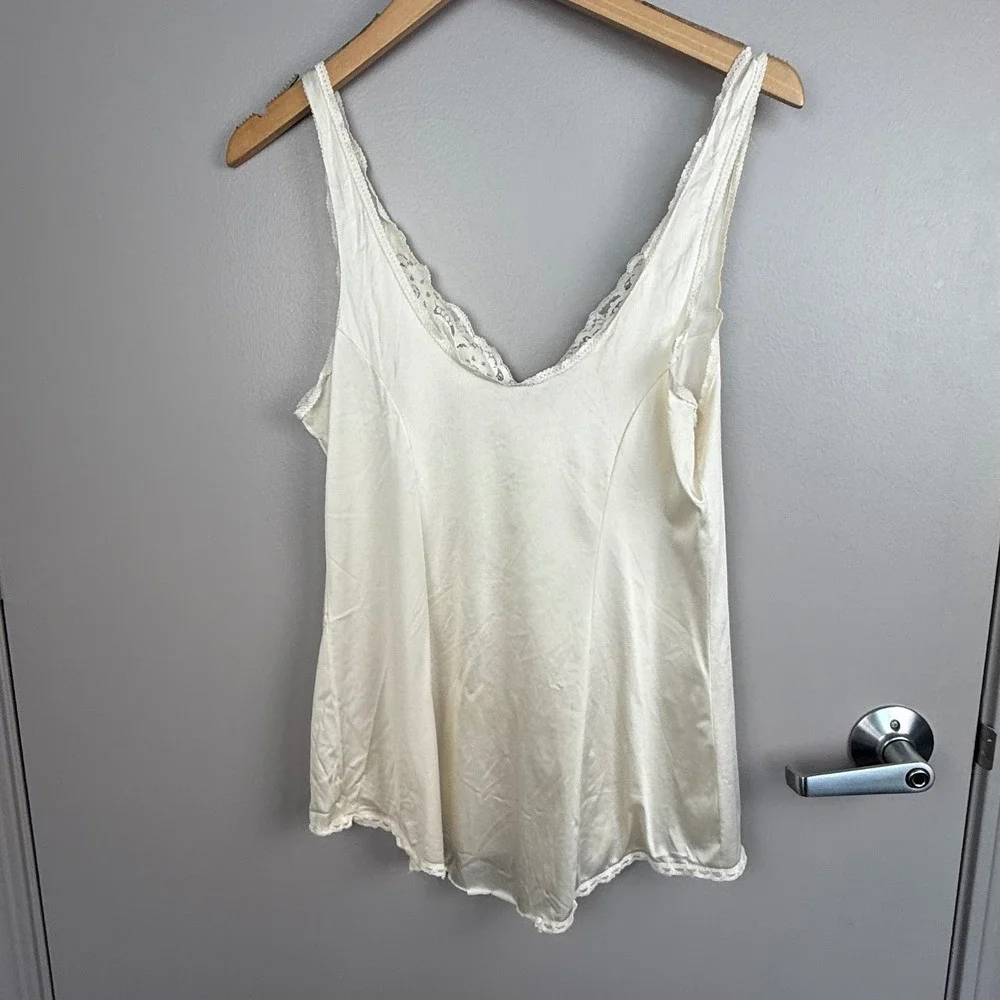 Vintage‎ Vassarette Lace Satin Cami 36 Ivory Nylon USA 70s 80s